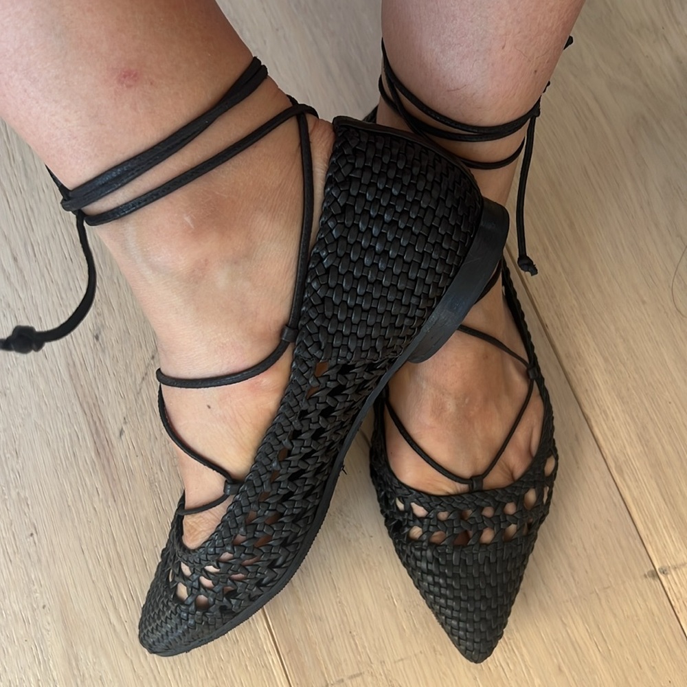 Michael Kors Collection - black leather women flats with laces. Size 38. luxury